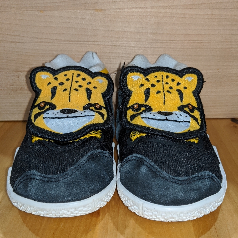 Kyrie Little Big Cat